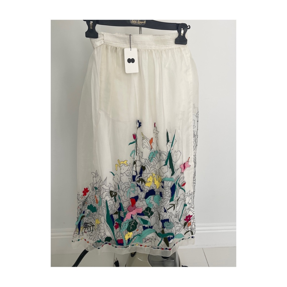 MII. Skirt with beautiful colorful detail — new